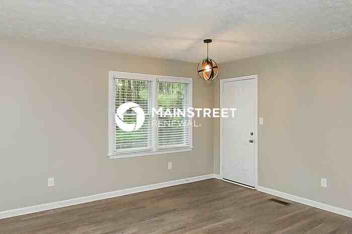 780 Silverthorne Cir - Photo 5 of 16