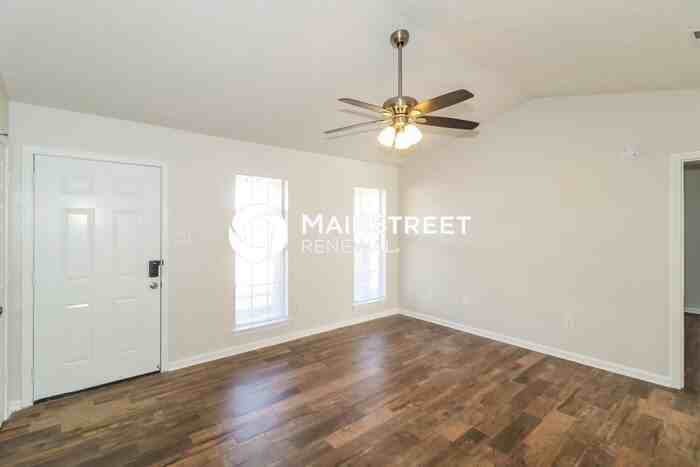 6213 Magnolia Lakes Dr - Photo 4 of 18