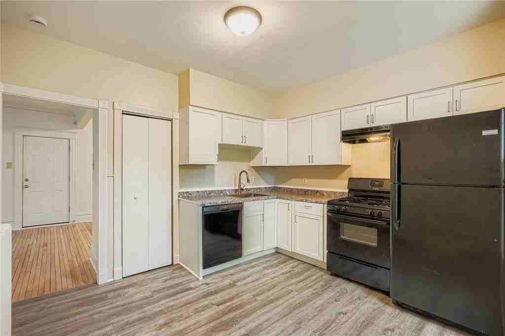 595X Hawthorne Ave E - Photo 4 of 11