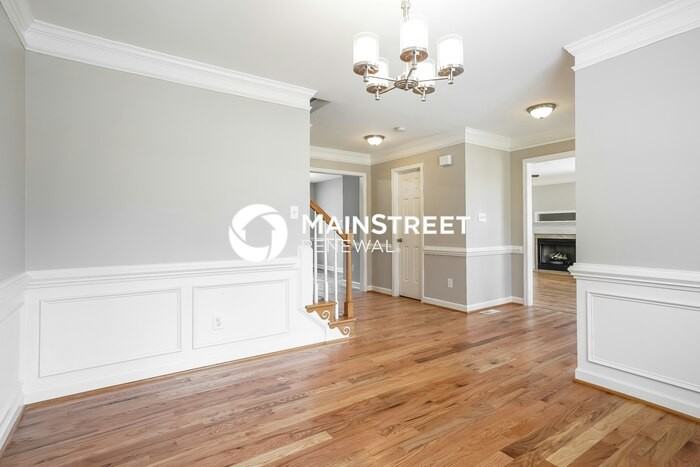 26 Steep Hill Ct - Photo 4 of 17