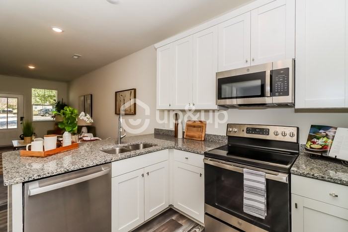 933 Ranchero St - Photo 7 of 17