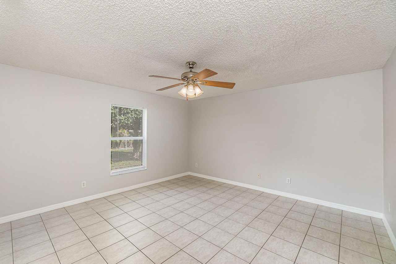 1742 Laramie Circle - Photo 7 of 19