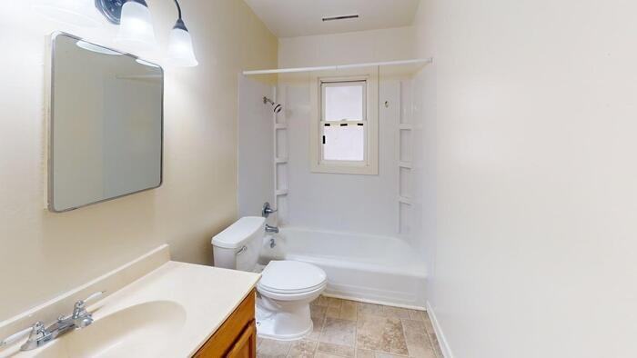 610 9th Street Northwest #3 - Photo 2 of 10