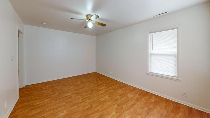 610 9th Street Northwest #3 - Photo 4 of 10