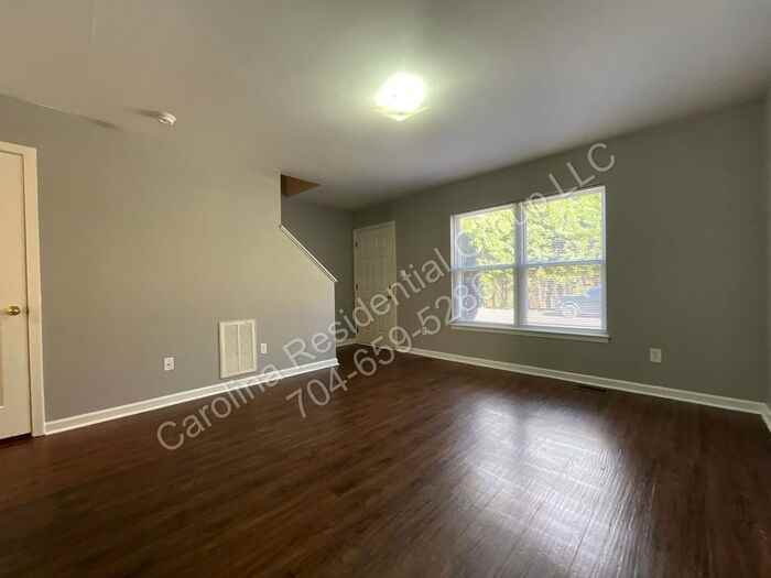 1520 N Main Ave #17 - Photo 3 of 14