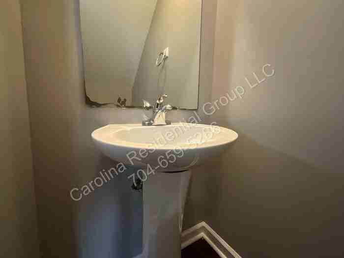 1520 N Main Ave #17 - Photo 4 of 14