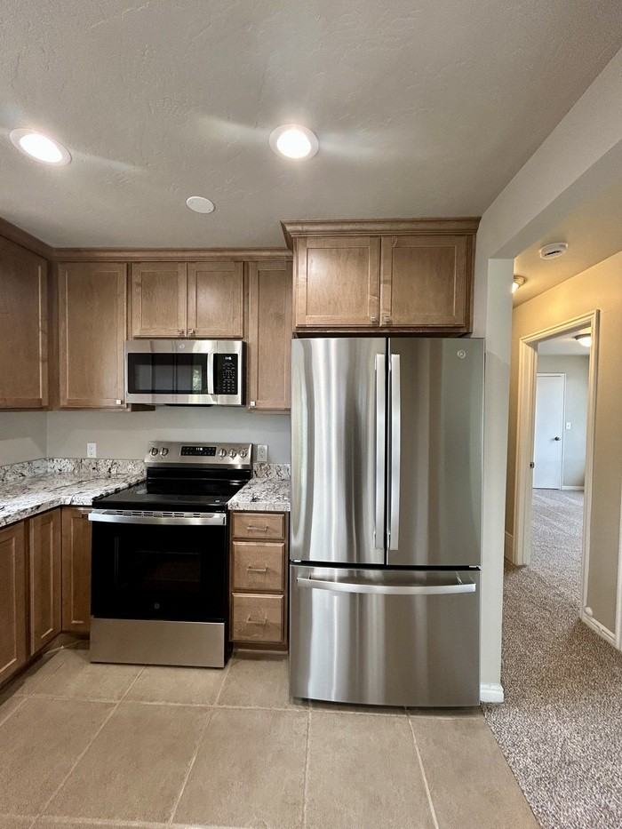 6752 S Beargrass Rd - Photo 2 of 31