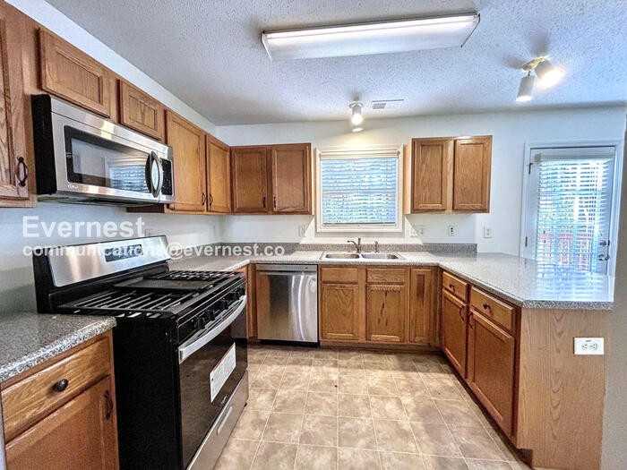 5 Rosemont Ct - Photo 4 of 32