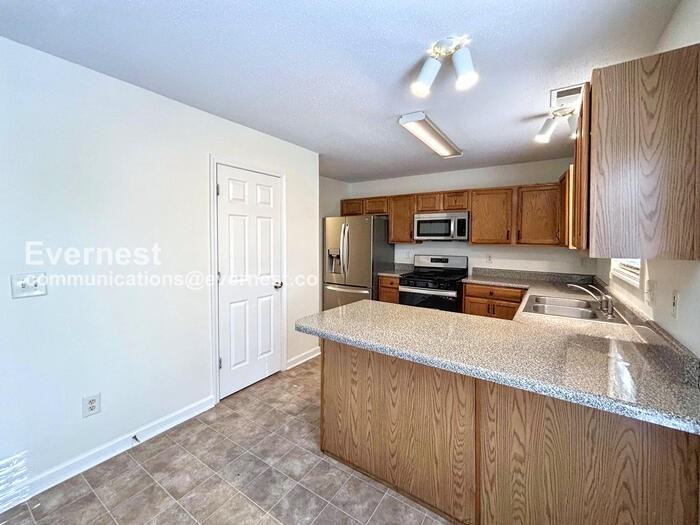 5 Rosemont Ct - Photo 5 of 32