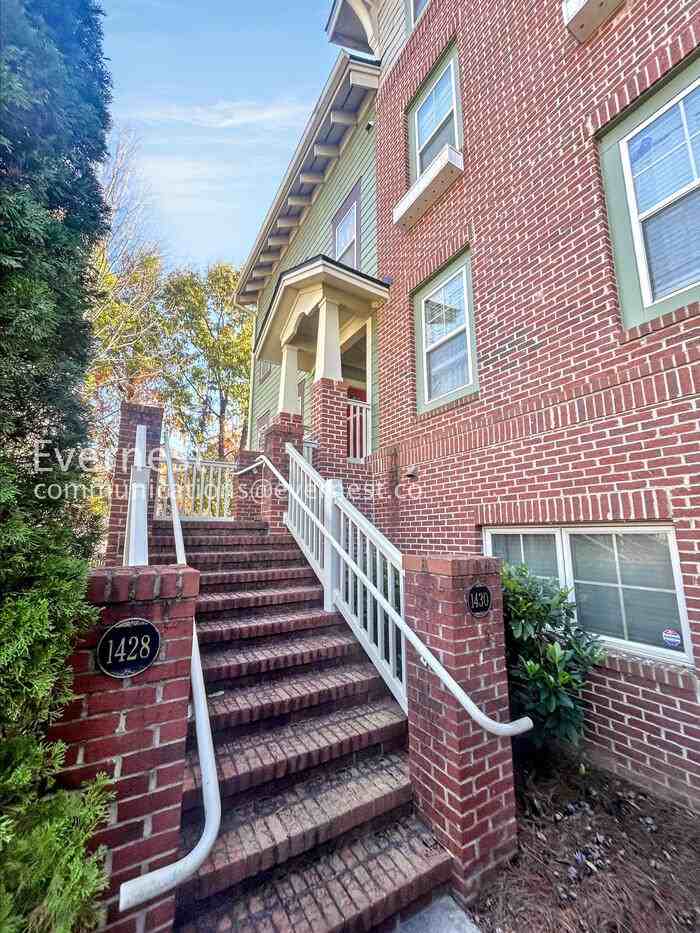 1428 Olden Ln Se #17 - Photo 3 of 26