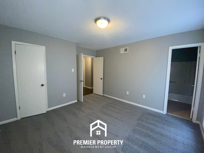 4453 Kerwin Dr - Photo 7 of 17