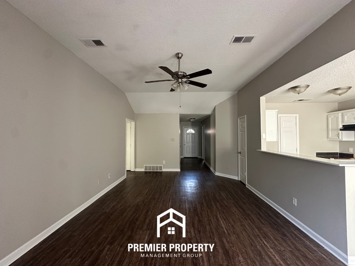 2828 Breezy Ridge Trl - Photo 2 of 18