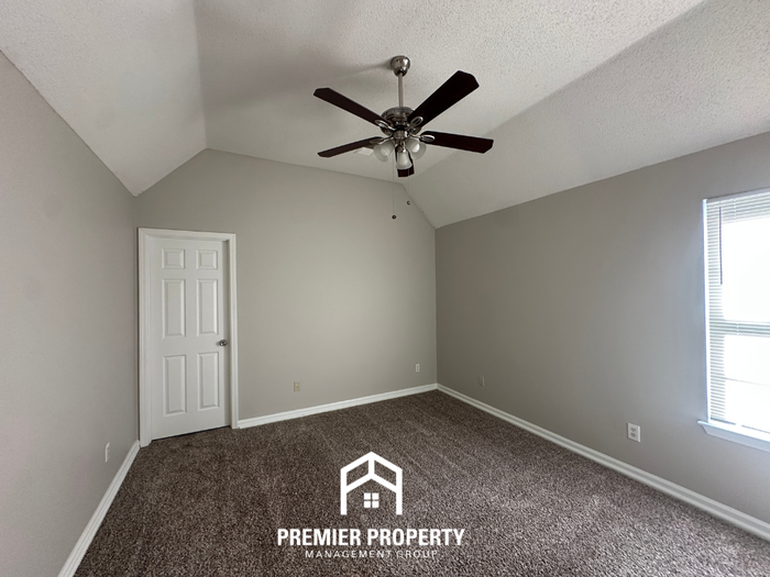 2828 Breezy Ridge Trl - Photo 7 of 18