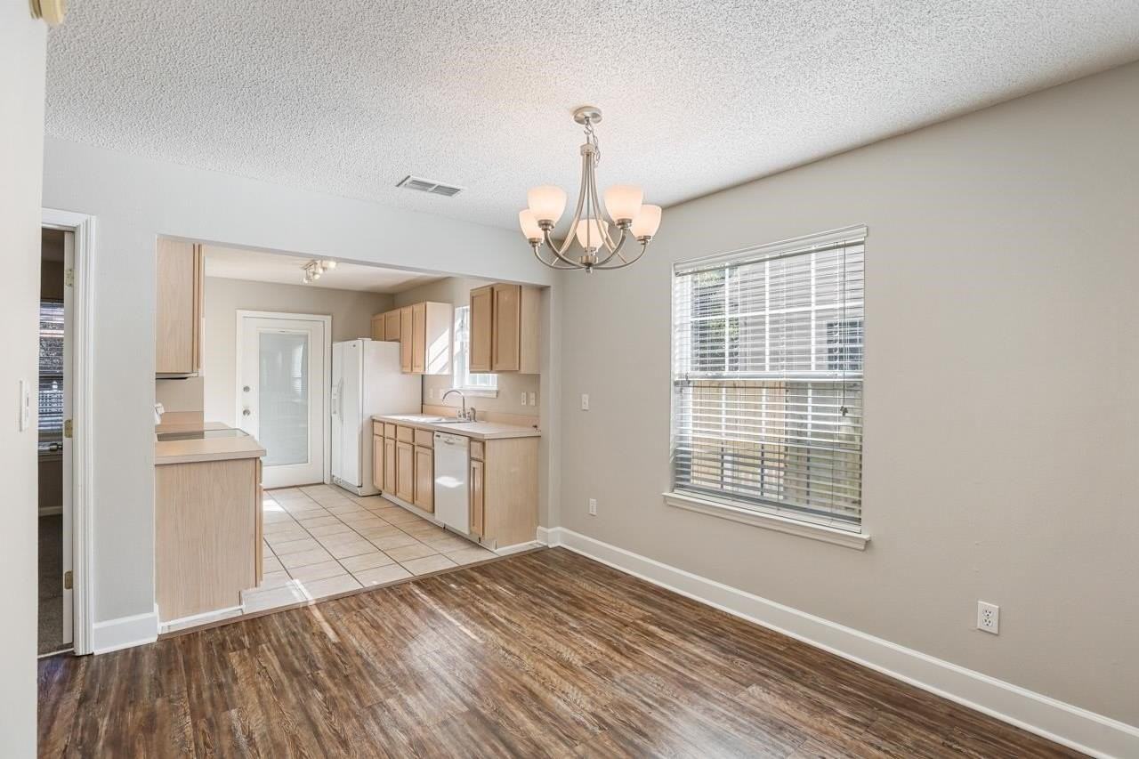 5079 Mint Hill Ct - Photo 5 of 25