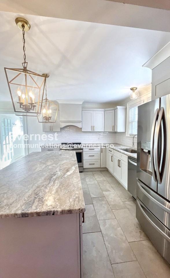 1618 Hickory Valley Rd - Photo 3 of 20