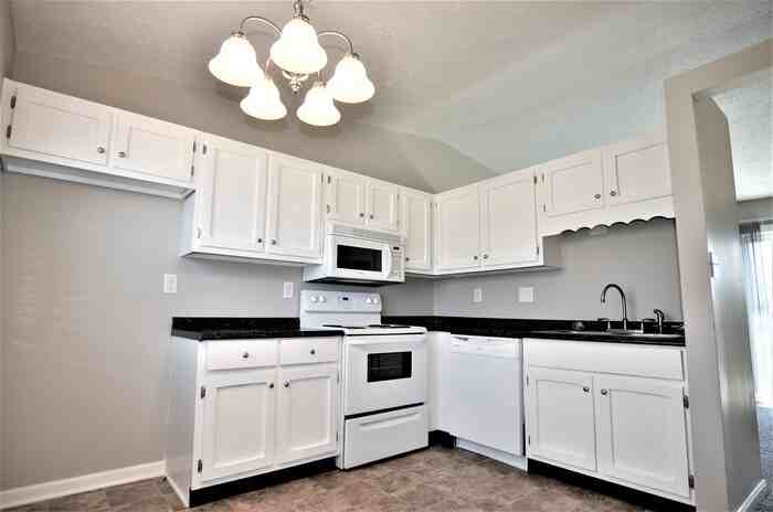 5333 Padre Ln - Photo 3 of 8