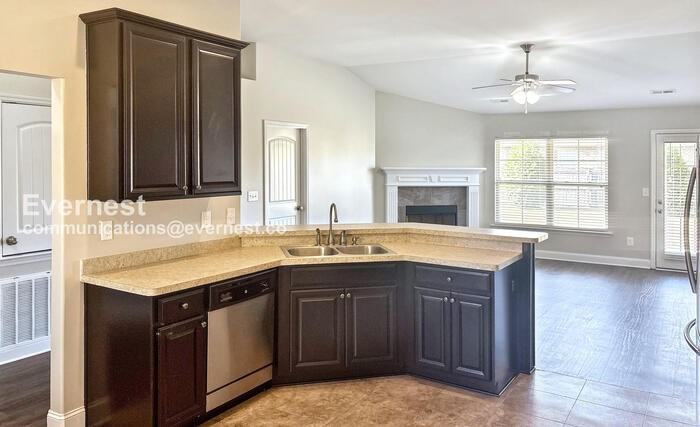 648 Piney Woods Rd - Photo 4 of 25