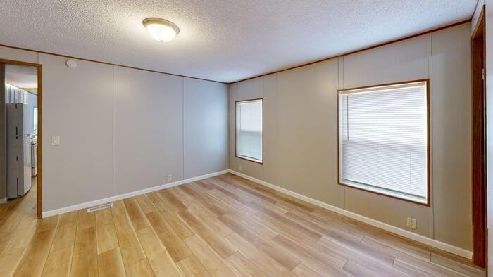 147 American Ave - Photo 5 of 17