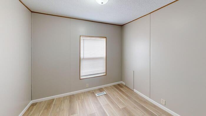 147 American Ave - Photo 6 of 17