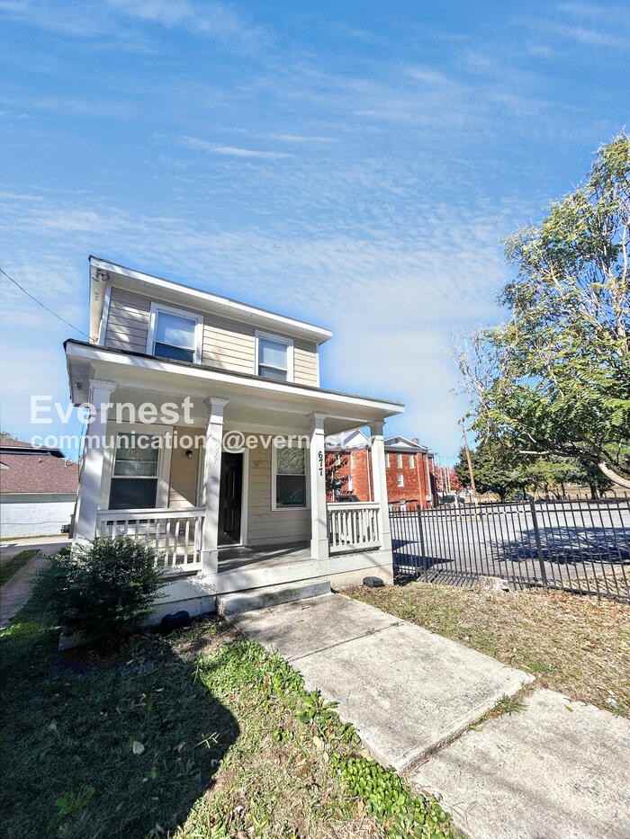 677 Smith St Sw - Photo 3 of 24