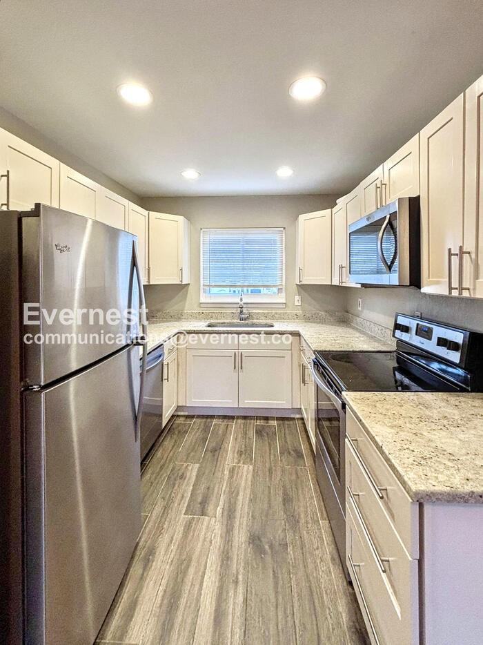 1613 Depew St - Photo 2 of 16