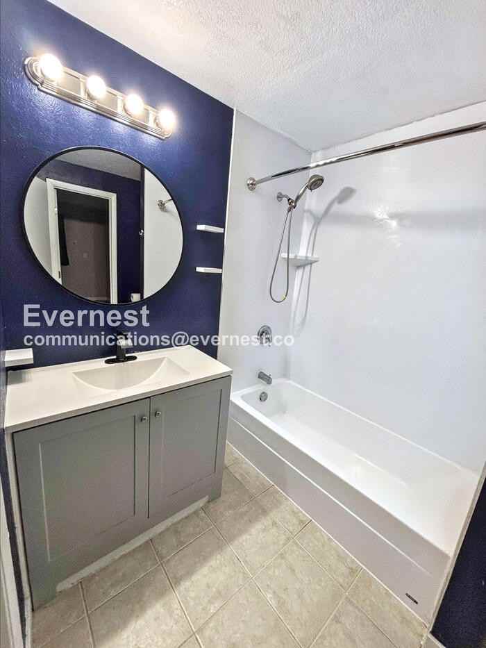 1613 Depew St - Photo 5 of 16