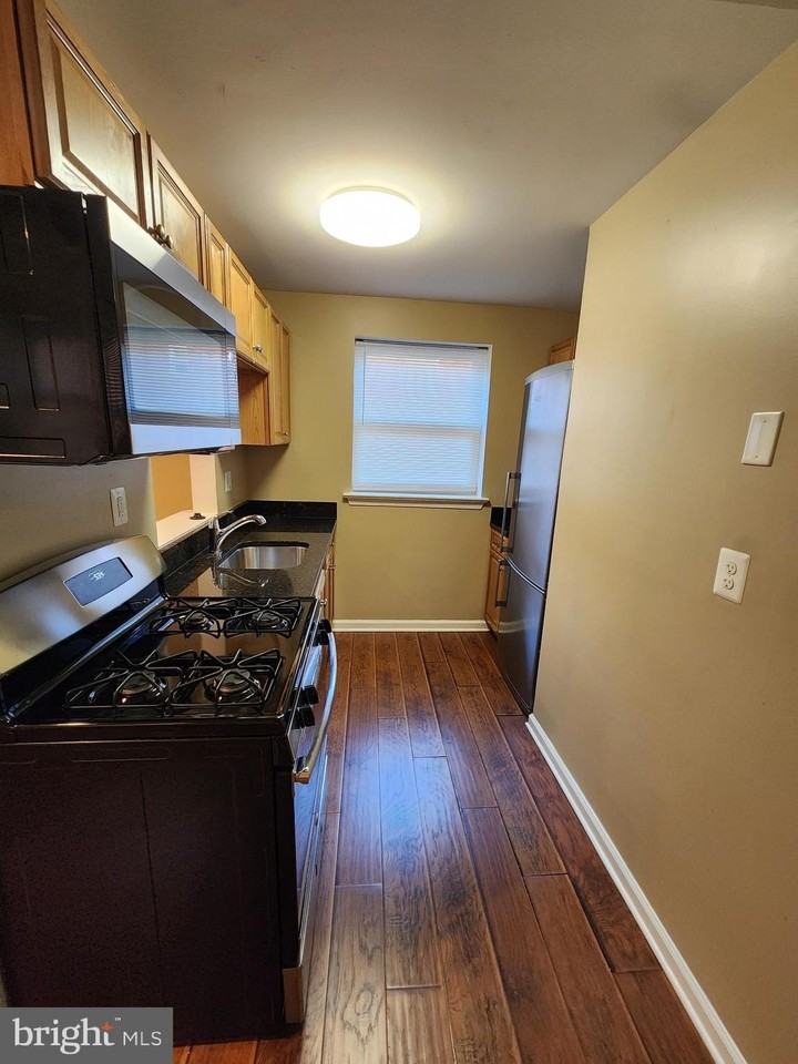 3417 Brothers Place Southeast - Photo 4 of 6