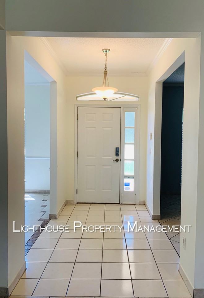 5419 Riverbreeze Ct - Photo 5 of 40