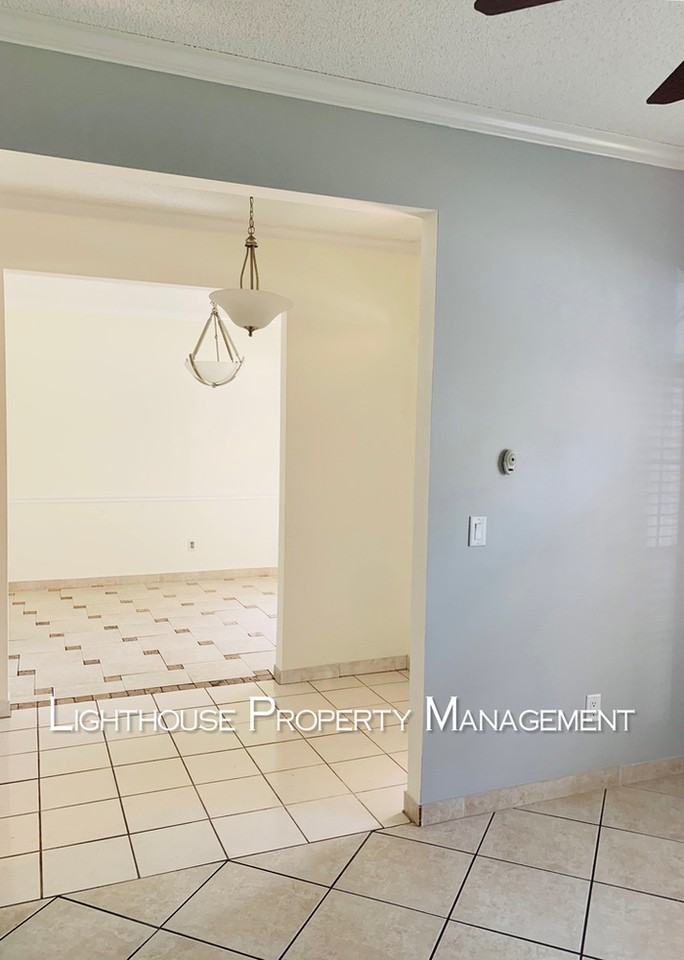 5419 Riverbreeze Ct - Photo 7 of 40