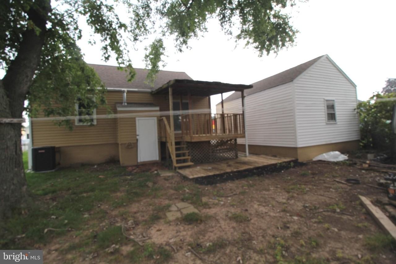 548 S Marlyn Ave - Photo 5 of 30