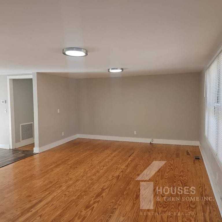 250 Kirkland Ave - Photo 3 of 23