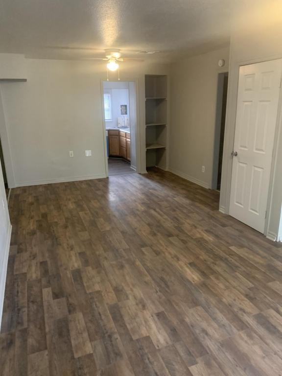 217 S Arrington Dr - Photo 6 of 33