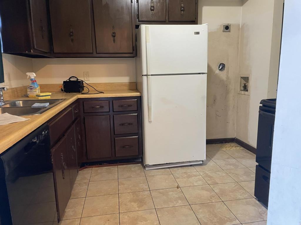 813 Villa Park Ct - Photo 7 of 21