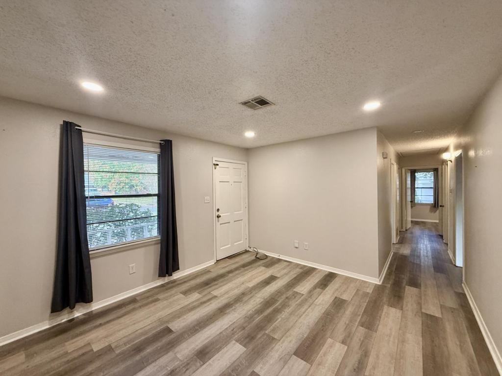 2843 Kaylin Dr - Photo 2 of 14