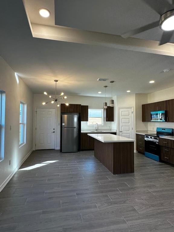 608 Onyx Avenue - Photo 3 of 11