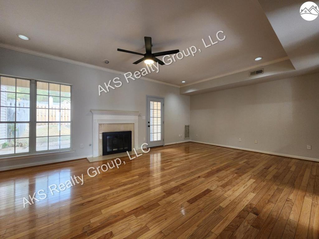 617 Parkside Cir - Photo 4 of 18