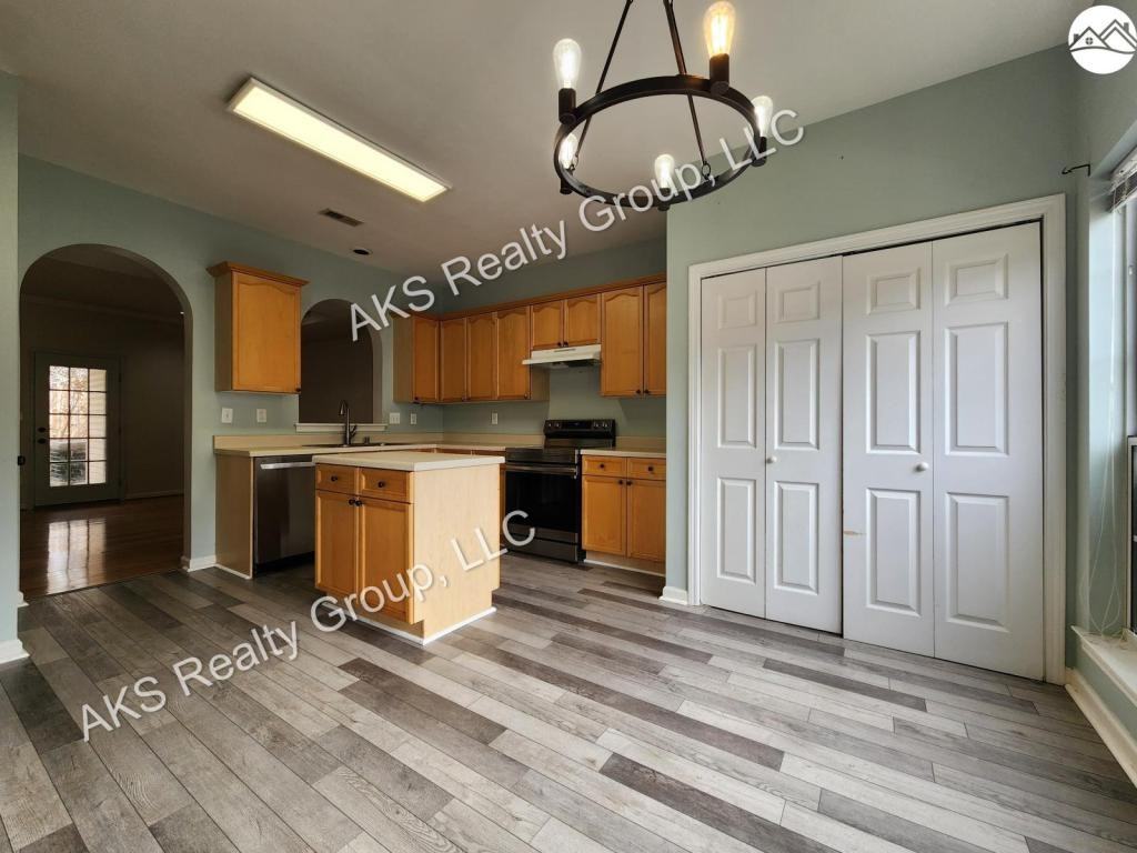 617 Parkside Cir - Photo 6 of 18