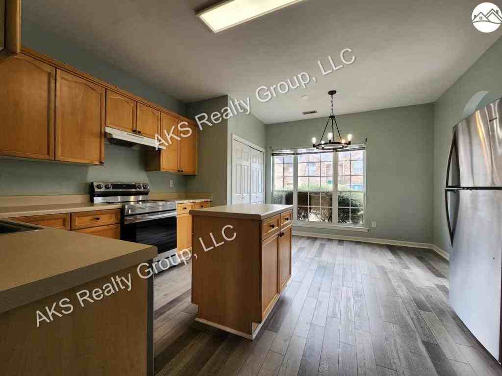 617 Parkside Cir - Photo 7 of 18