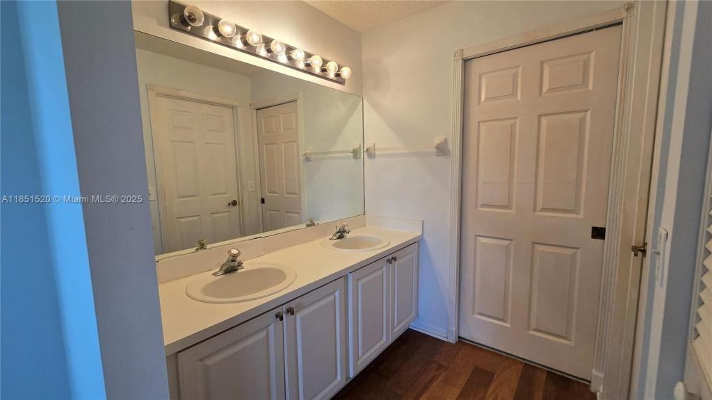 3802 Northwest 122nd Terrace - Photo 7 of 9