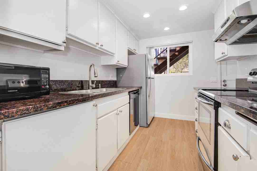 Kanan Dume Rd #6459 - Photo 2 of 8