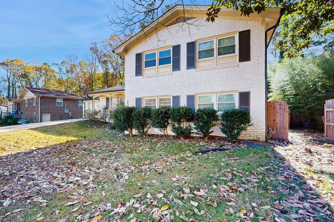 693 Tahoe Cir - Photo 2 of 35