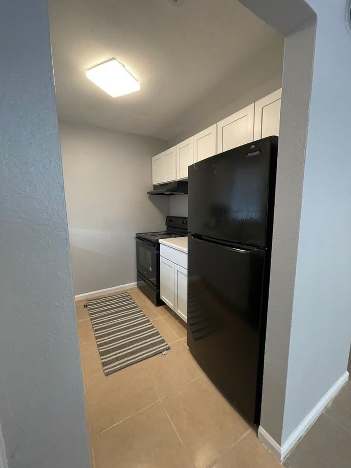 Bryn Mawr - Photo 5 of 43