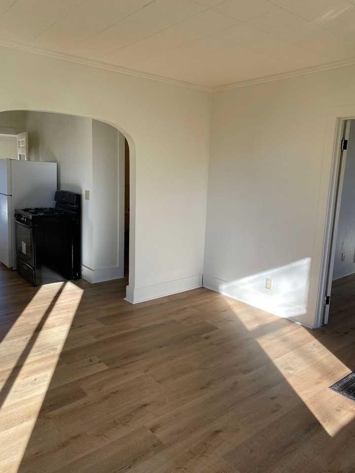 588 Oak Street - Photo 5 of 15