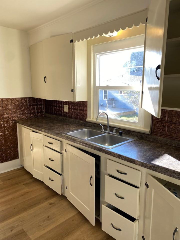 588 Oak Street - Photo 6 of 15