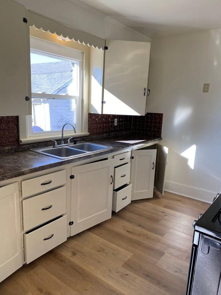 588 Oak Street - Photo 7 of 15