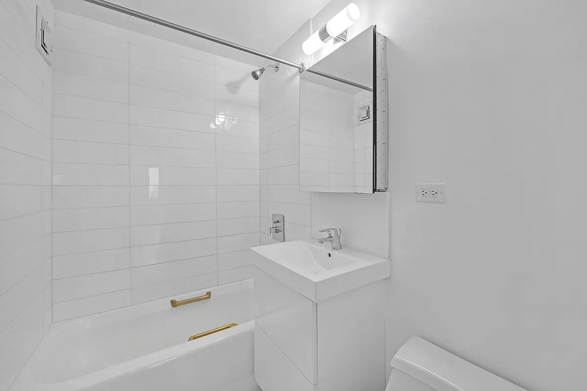 East 65th Street #19A - Photo 2 of 7