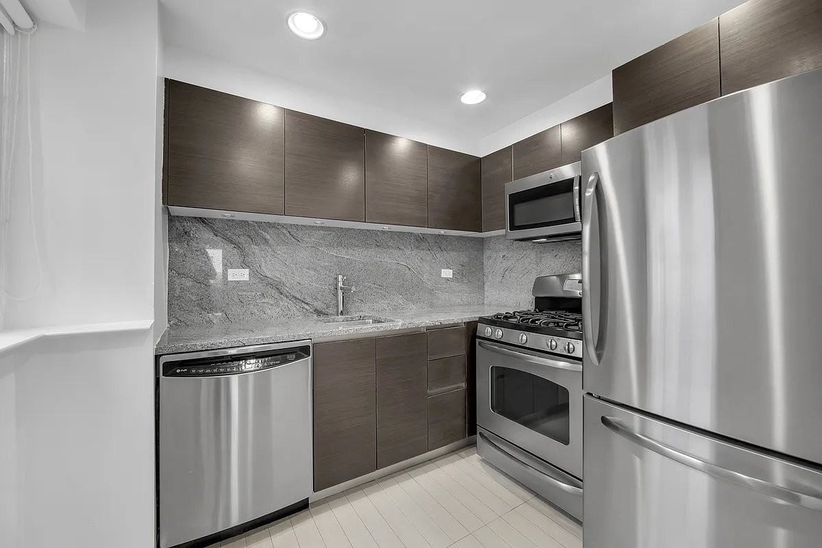 East 65th Street #19A - Photo 7 of 7