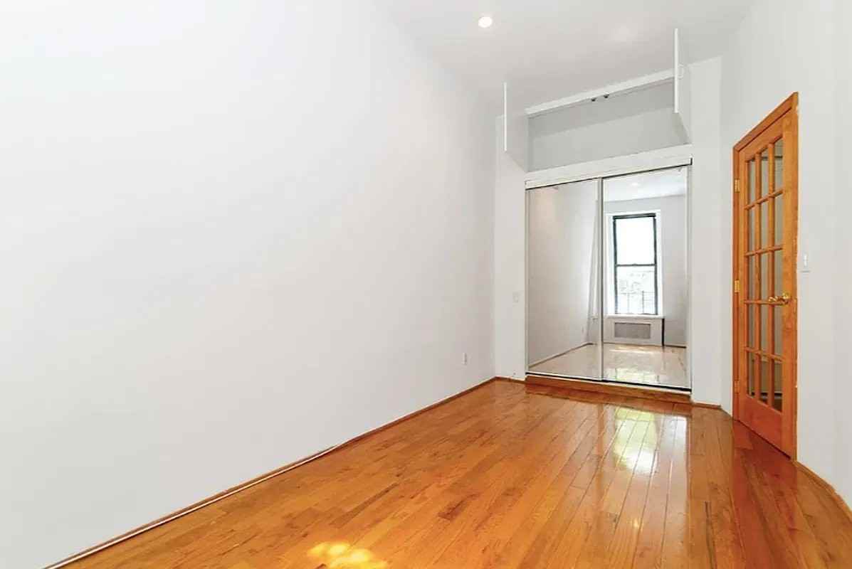 125 East 39th Street #3D - Photo 3 of 6