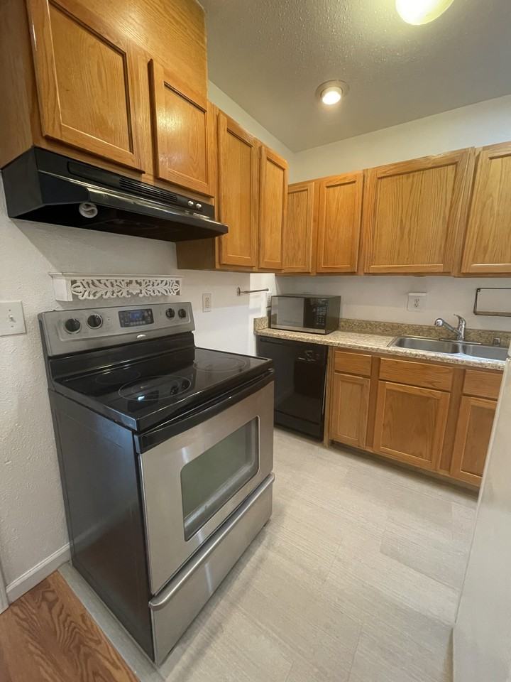 6310 118th St Sw #2 - Photo 6 of 15