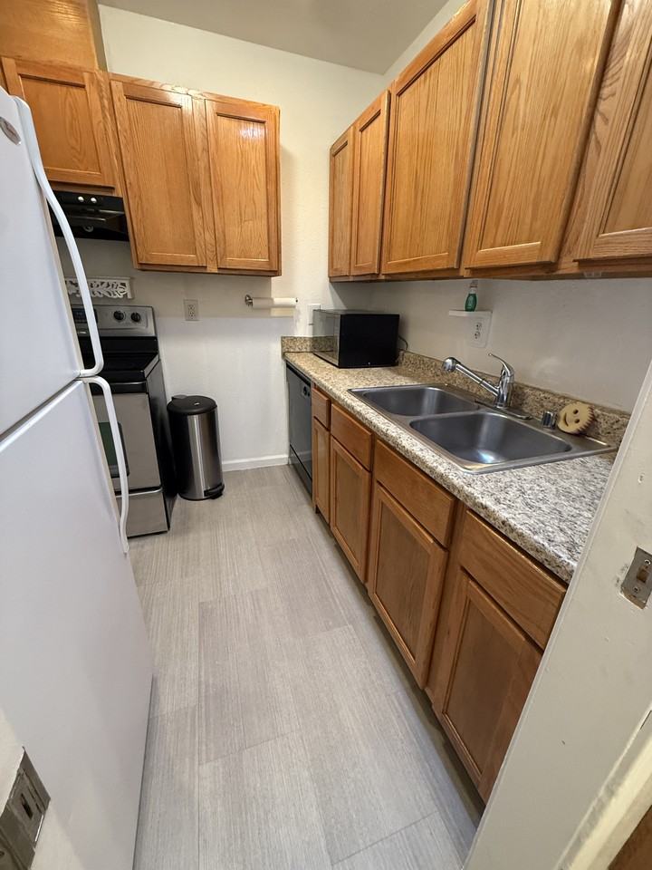 6310 118th St Sw #2 - Photo 7 of 15